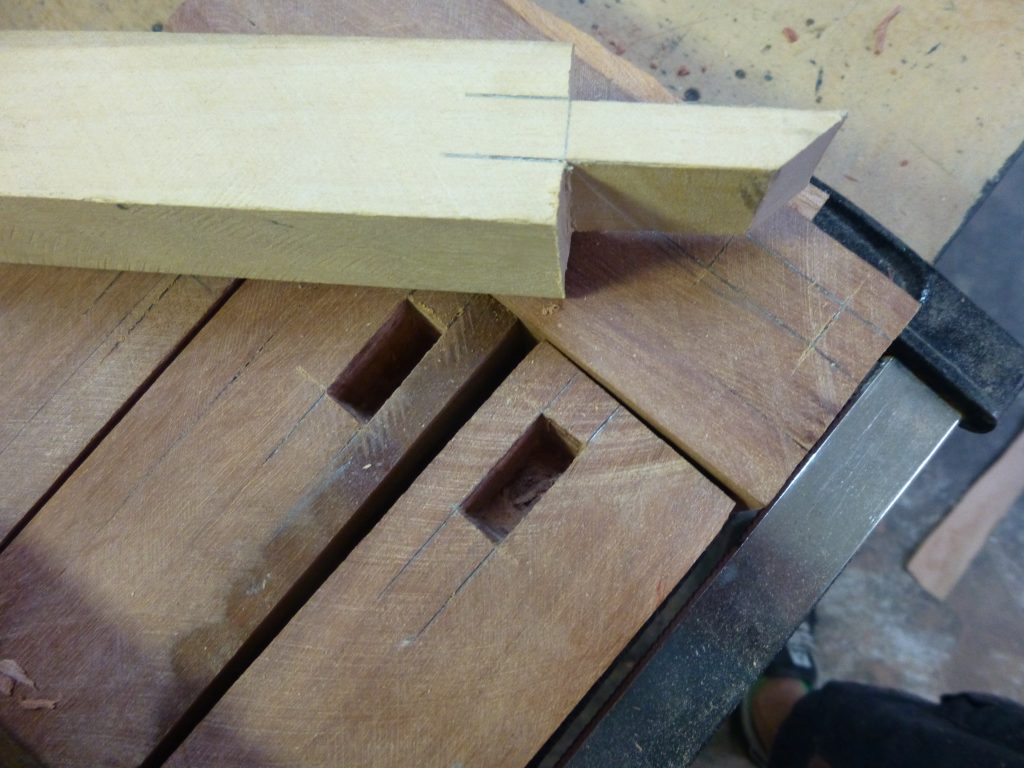 Assemblages en bois.