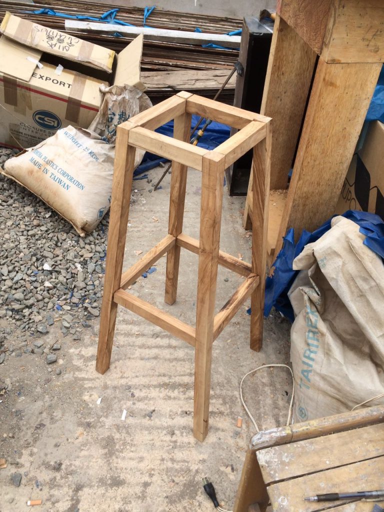 tabouret de bar en Olivier.