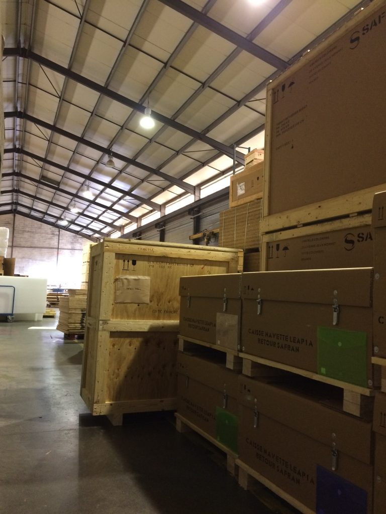 Caisses de fret.
