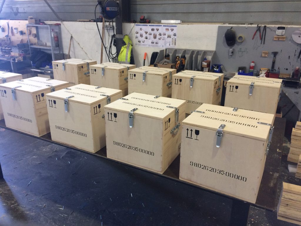 Boîtes pour fret aérien.