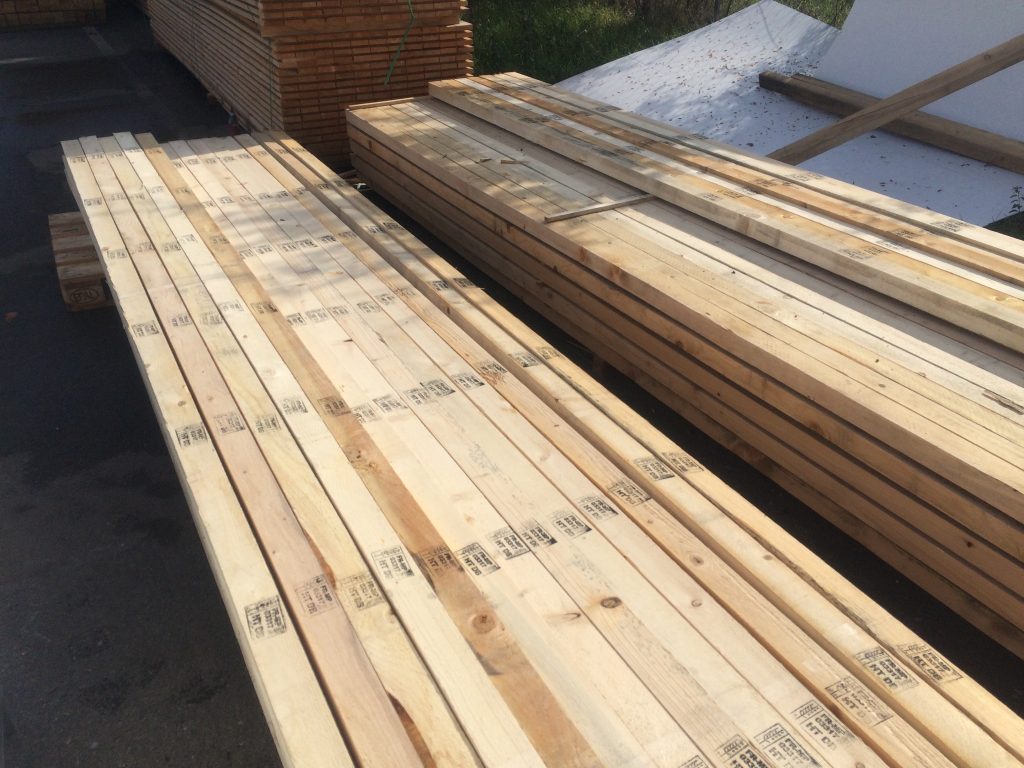 Préparation bois pour livraison.