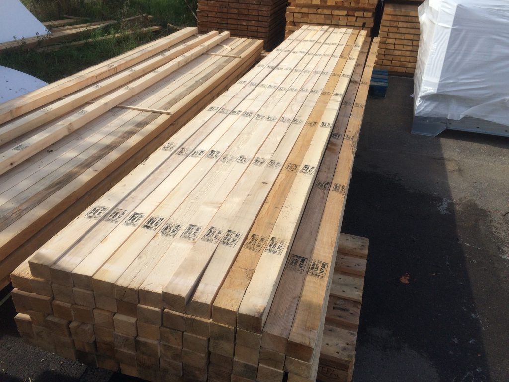 Préparation bois pour livraison.