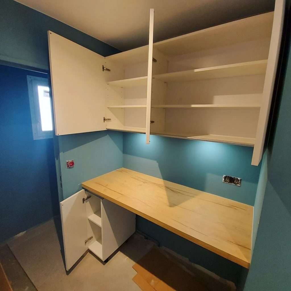 Pose d'une buanderie.