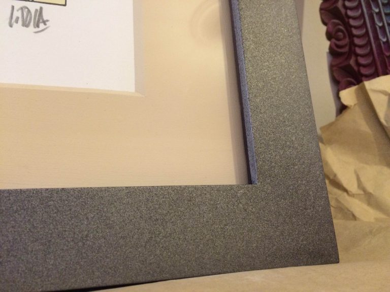 Application finition granit fin pour sérigraphie de José Tola.