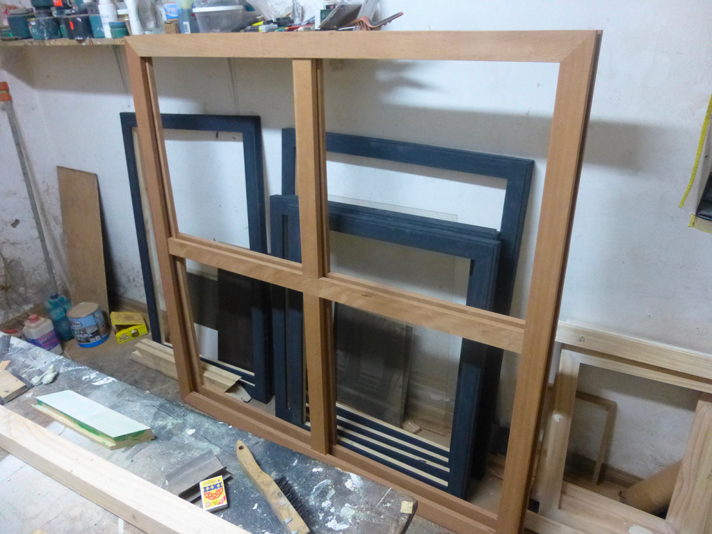 Cadres et châssis de toile.