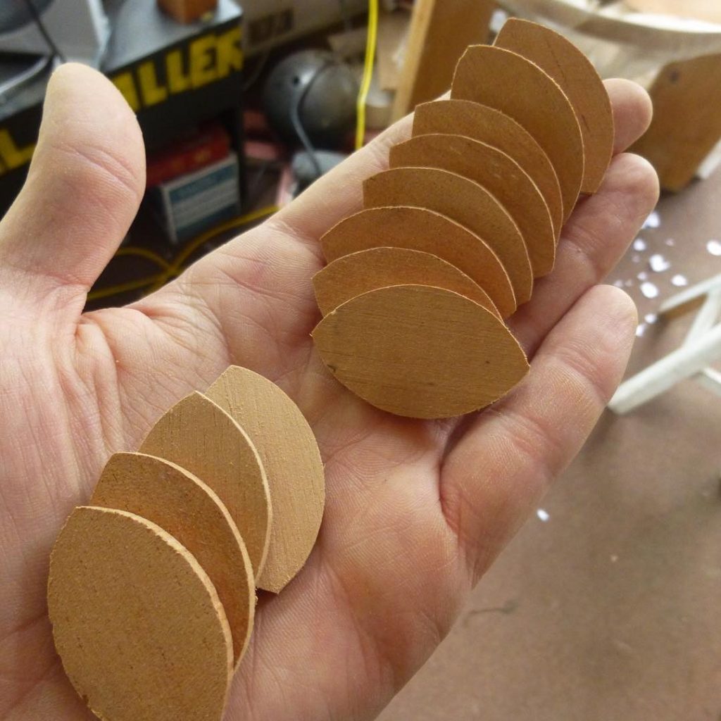 La préparation et découpe de lamelles d'assemblage.