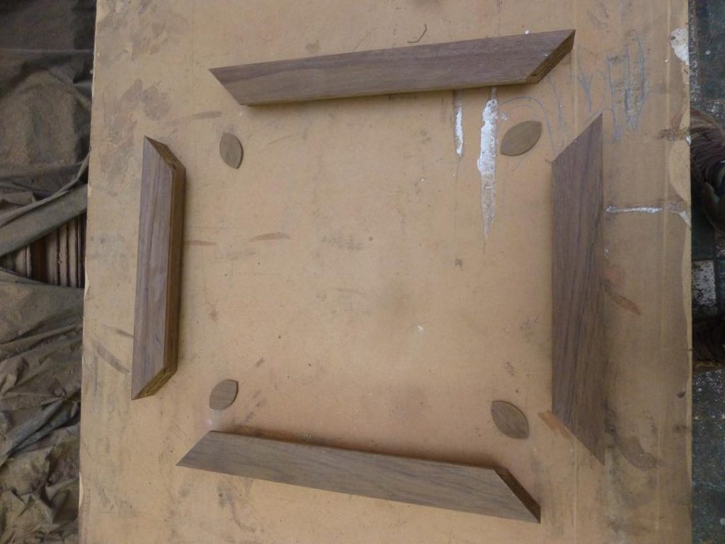 La préparation au collage.