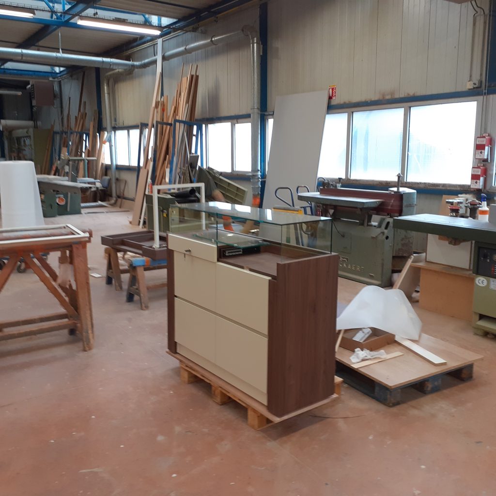 Meuble de bijouterie/horlogerie pour point de vente.