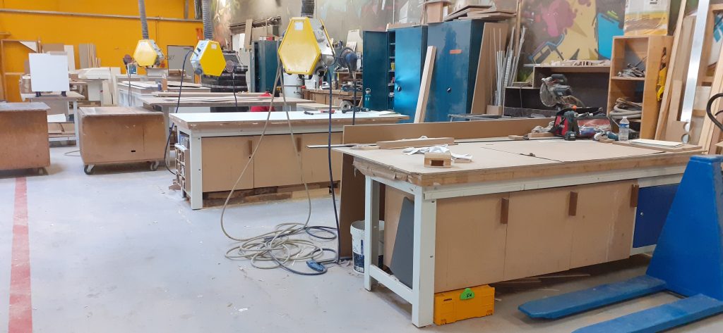 Atelier côté établis.